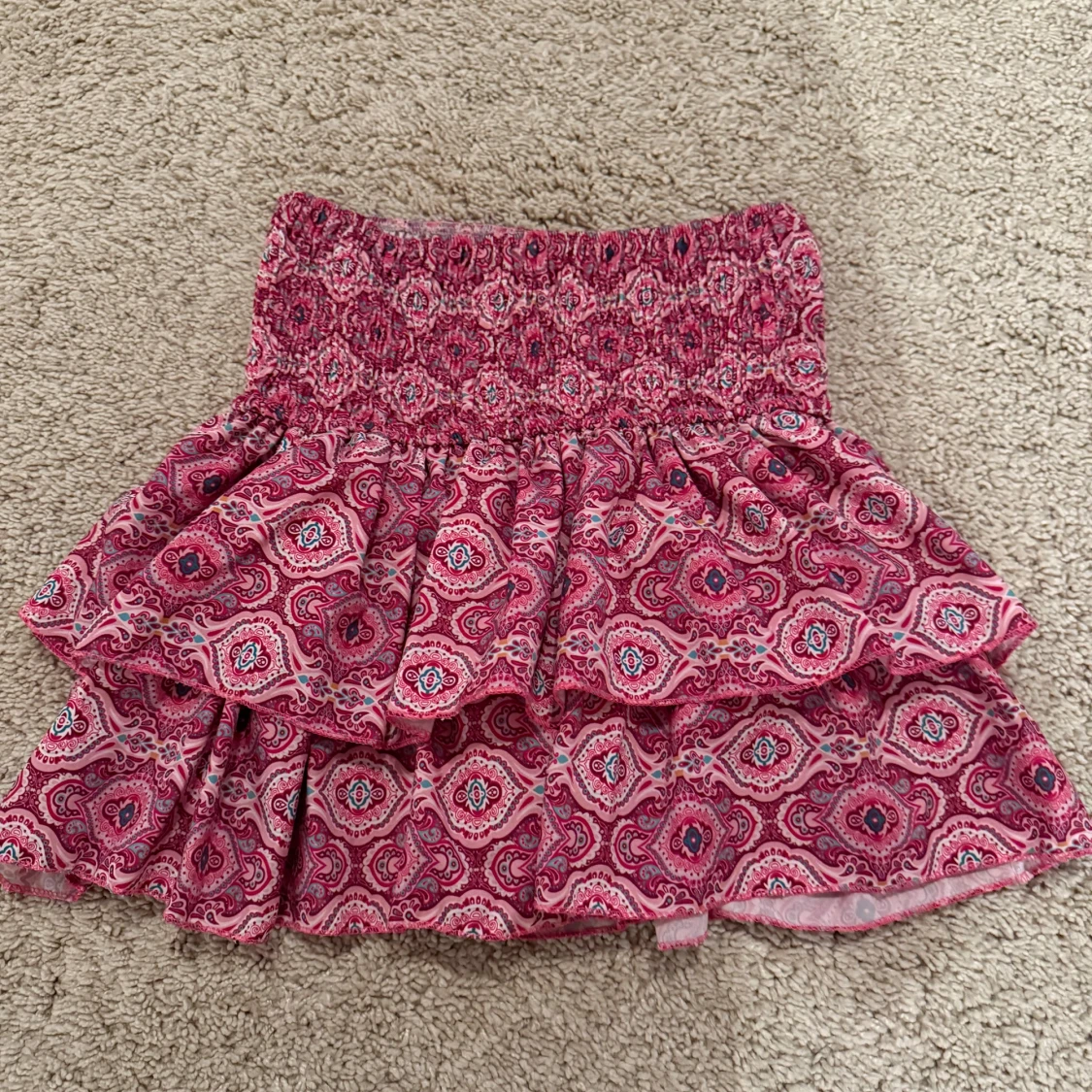 Rosa mönstrad volangkjol från MEET x TIGER - 2