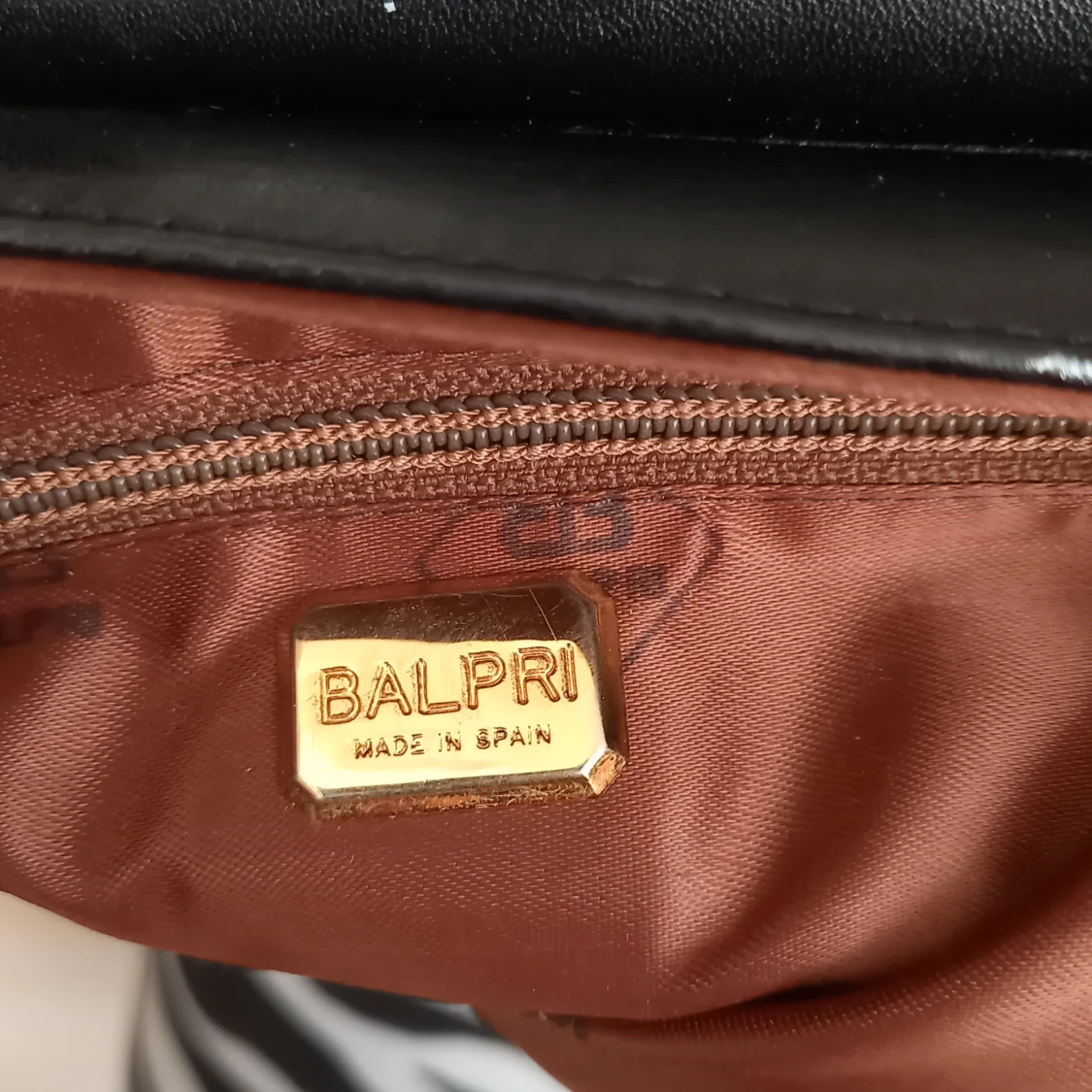 Svart axelväska från Balpri - 2