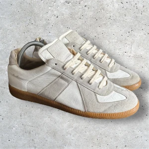 Maison Margiela GATs | 40,5 - Skick - 8/10 - nypris 6700kr - medföljer endast skor - passar även 41 - skriv vid fler frågor!