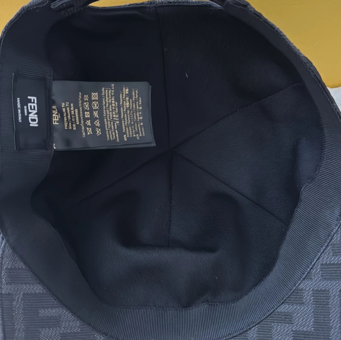 Svart keps från Fendi med monogram - 2