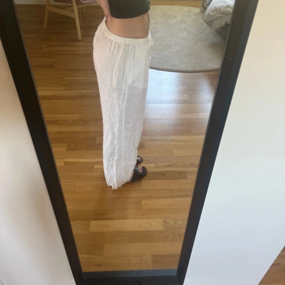 Vita linnebyxor med dragsko - 1