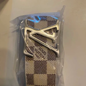 Vit bälte - Vit bälte 120cm.