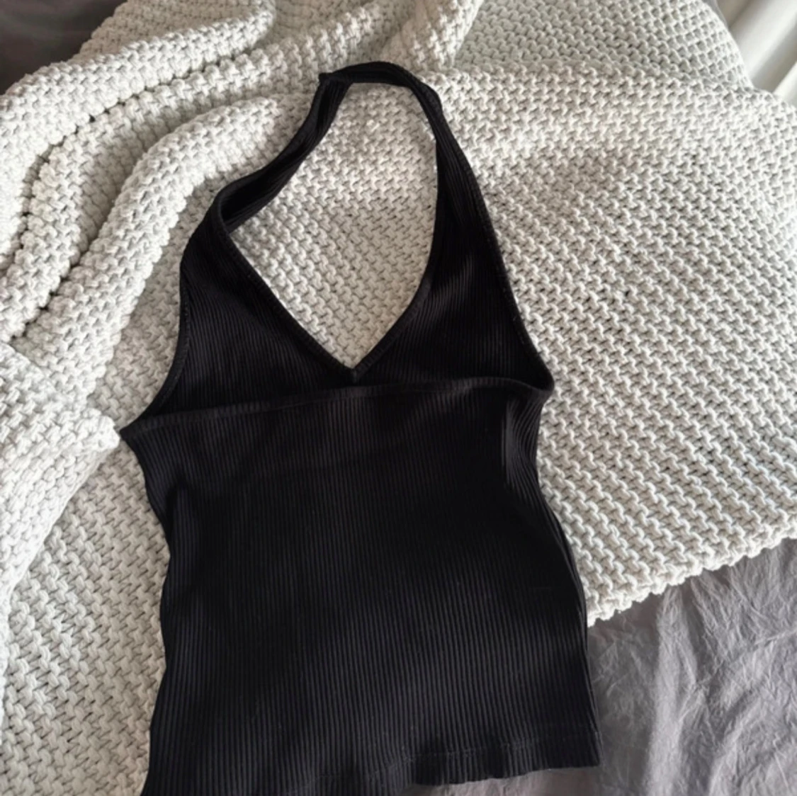 Svart ribbad halternecktop från NA-KD - 2