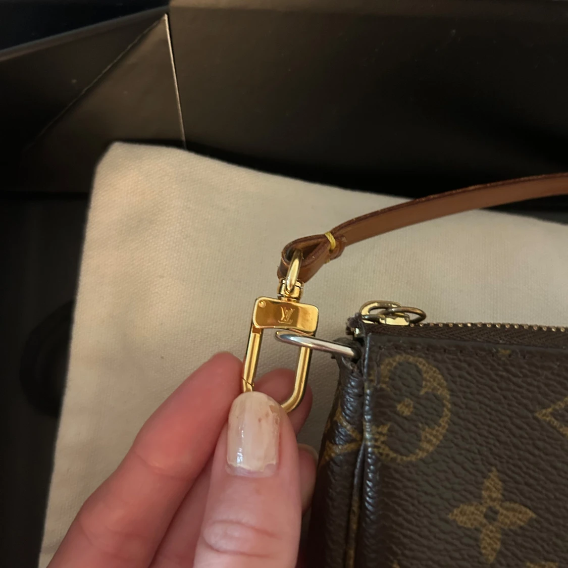 Louis Vuitton Monogram axelväska - 4