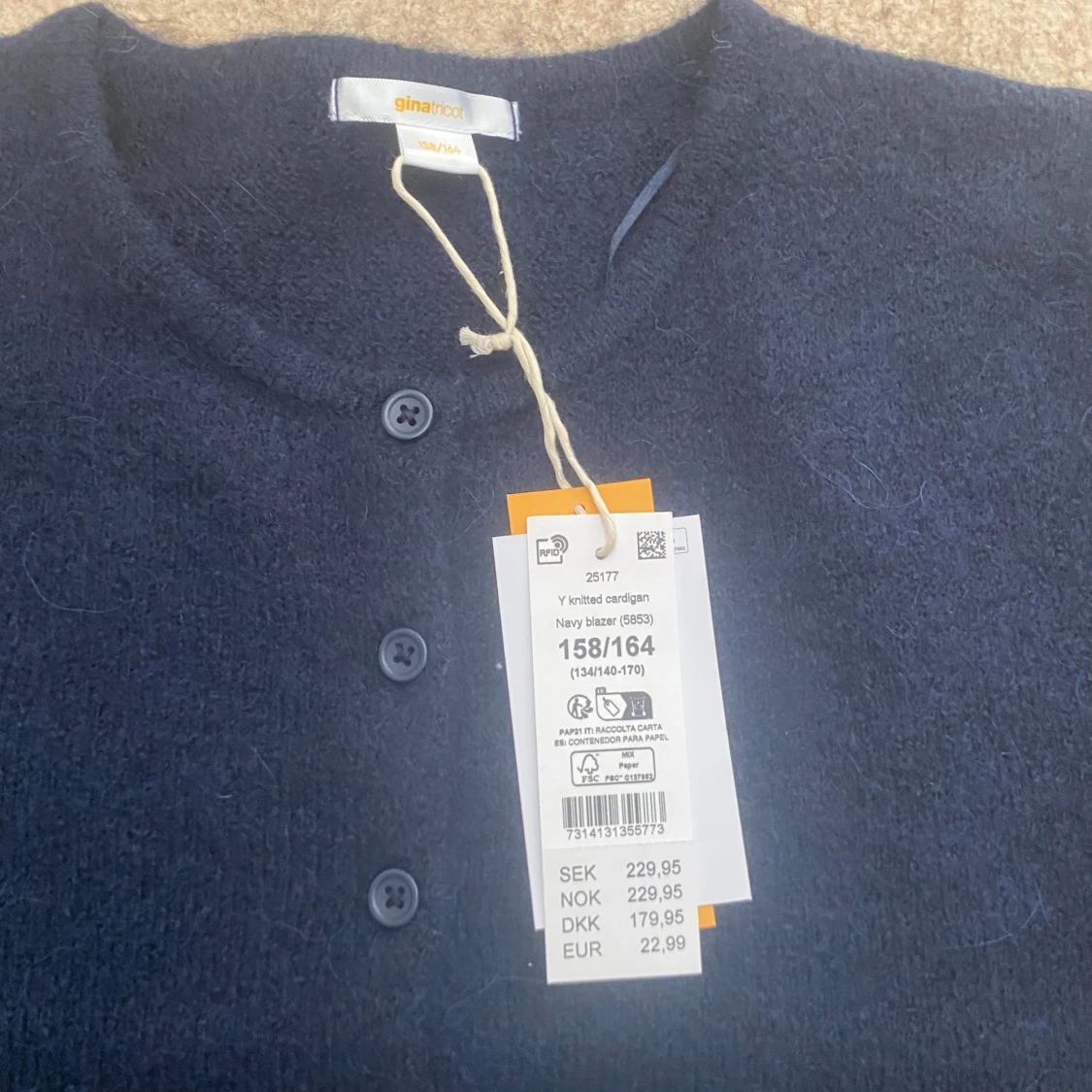 Mörkblå stickad kofta från Gina Tricot - 1