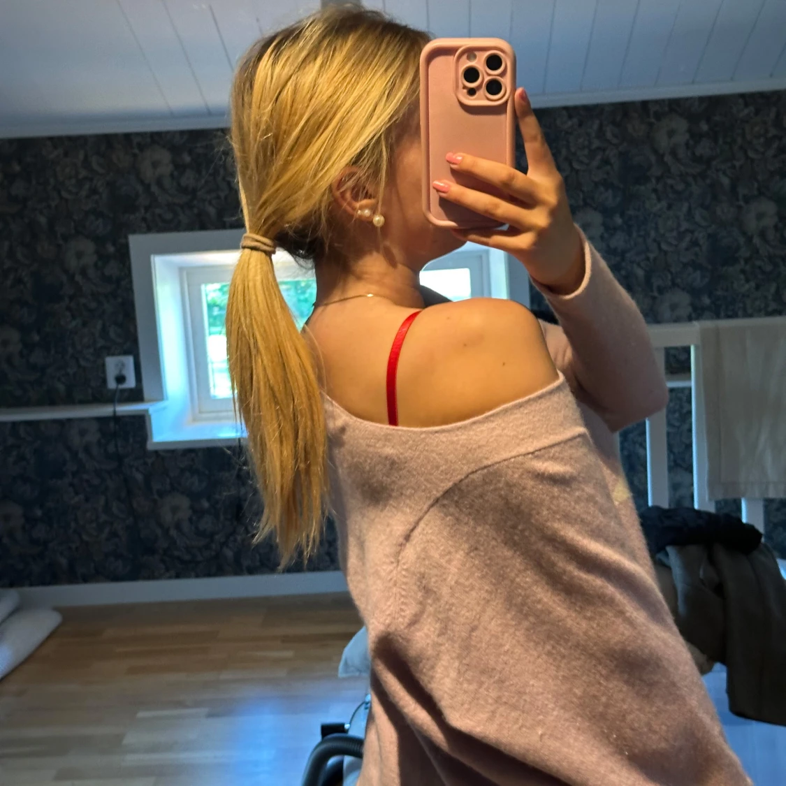 Ljuslila stickad tröja med stjärna Hunkydory - 1