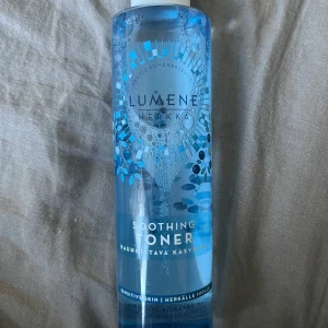 Lumene toner  - Lumene soothing toner . Funkar superbra för känslig hud. Ord pris 119 kr och säljer för 70 kr