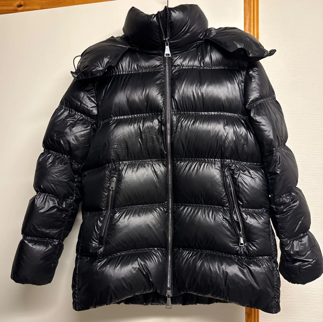 Svart pufferjacka från Massimo Dutti - 1