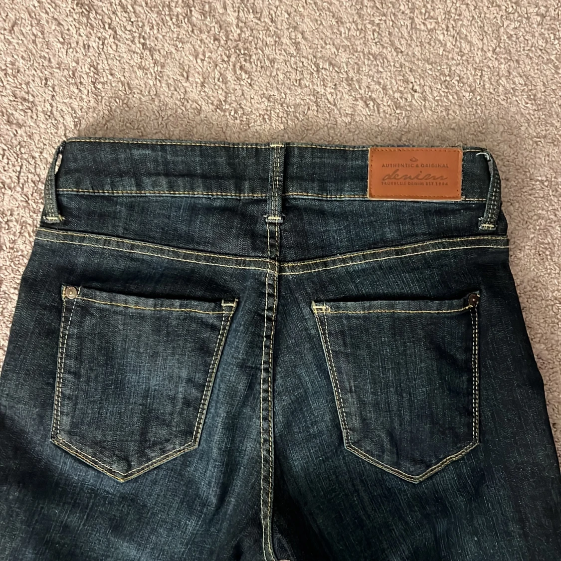 Mörkblå jeans från Lindex Denim - 1