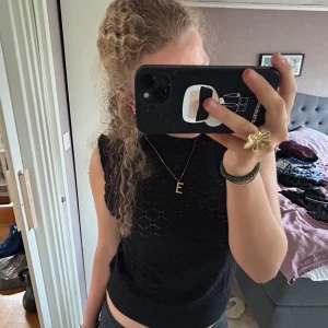 Stickad topp från bikbok  - Superfin topp från bikbok