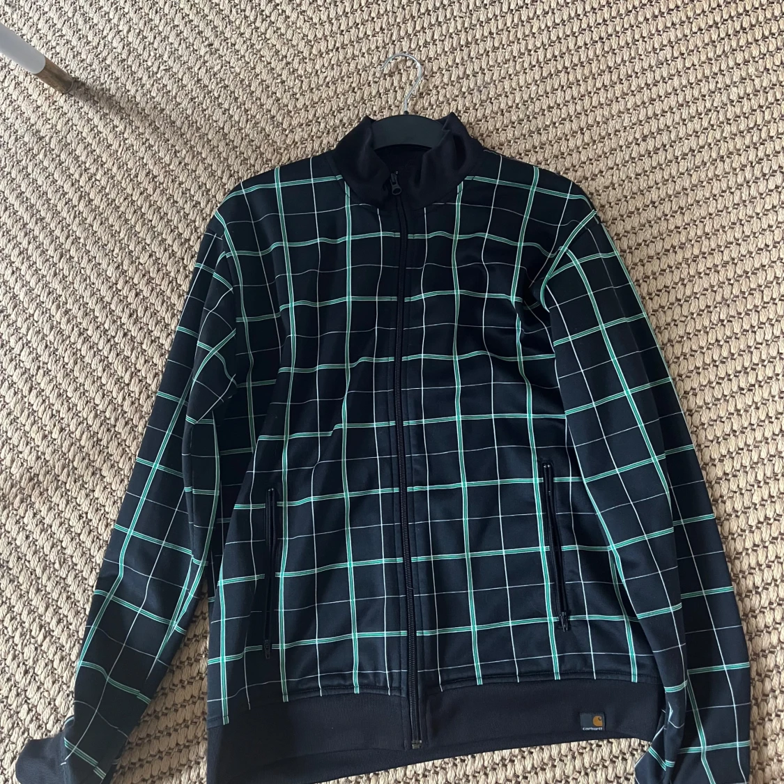 Rutig svart Carhartt Grid jacka L