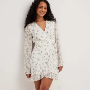 Klänning med lapp kvar NAKD - Helt ny klänning med lapp kvar från NAKD 