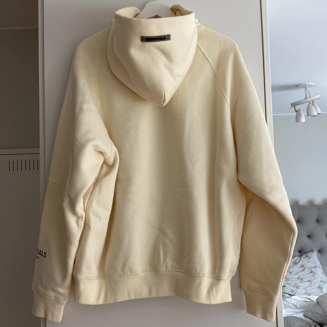 Essentials hoodie i beige från Fear of God - 2