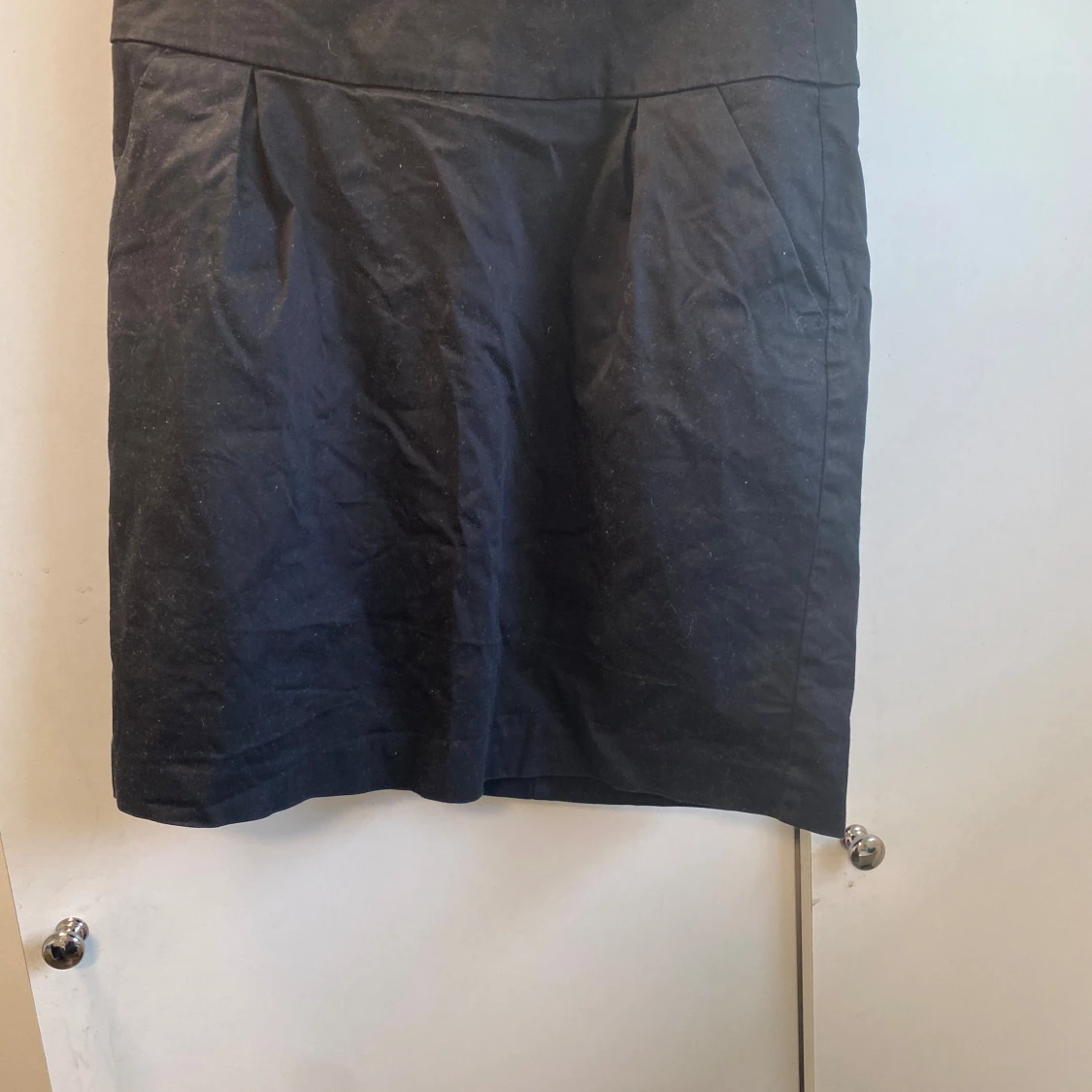 Svart kortkjol från Lindex