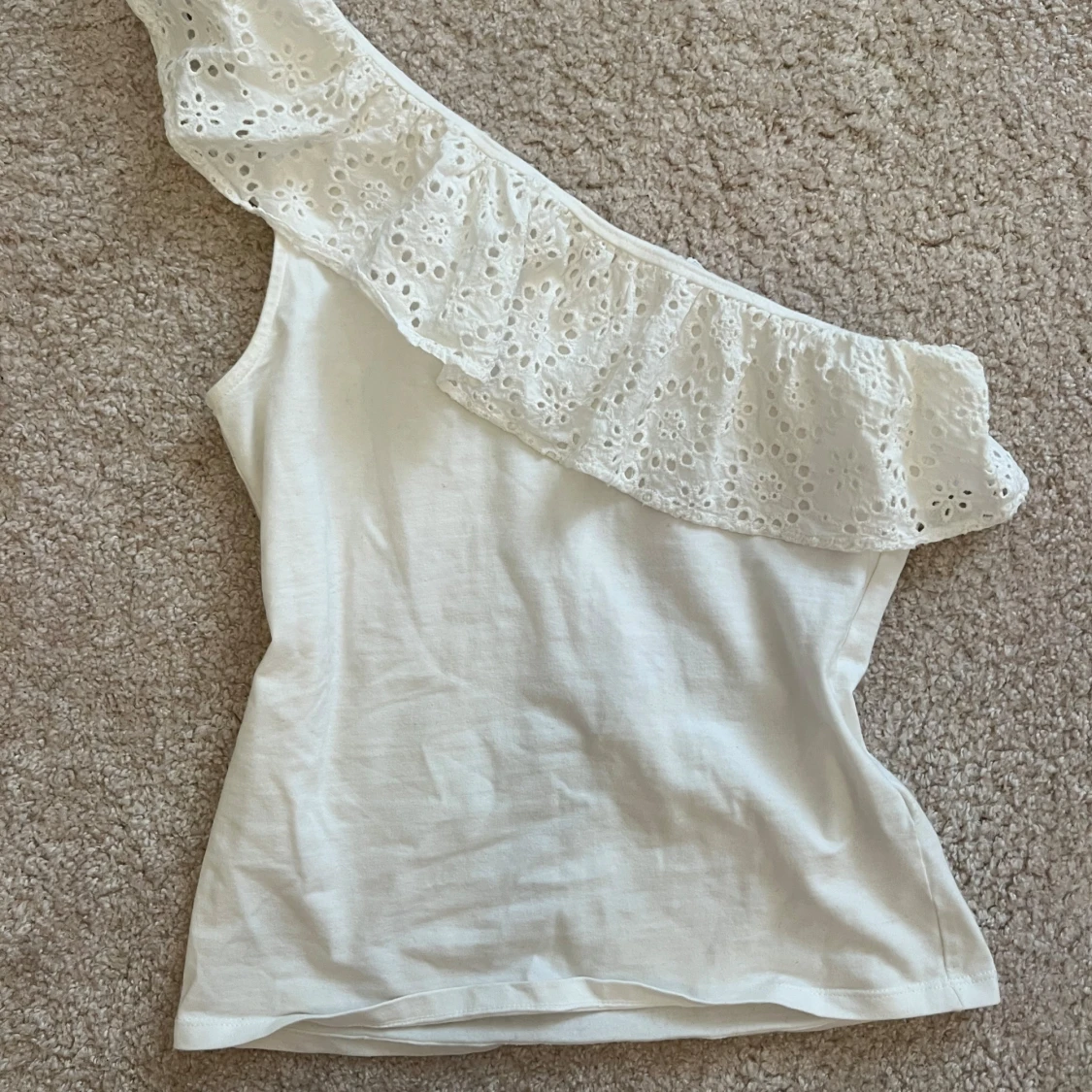 Vit oneshoulder topp