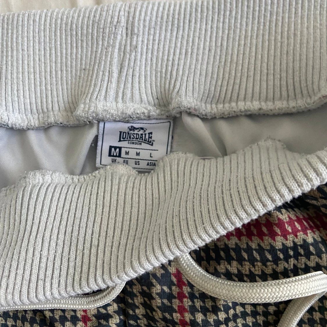 Rutiga mjukisbyxor från Lonsdale M - 1