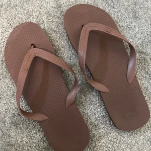 Bruna flipflops - Bruna flip-flops använda några gånger 🤎😊