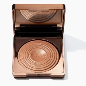 SÖKER! CAIA bronzer - Kontakta gärna om du har en du vill sälja helst inte så använd💕