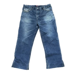 DIESEL JEANS - klippta så att dom är bredare fär nere