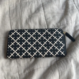 By Marlene Birger plånbok - Säljer denna sjukt fina plånboken från By Marlene Birger, då den ej kommer till användning! ❤️