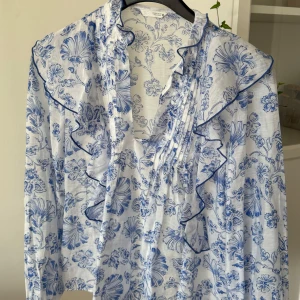 Blus från ZARA - Blus från ZARA. Aldrig använd! 