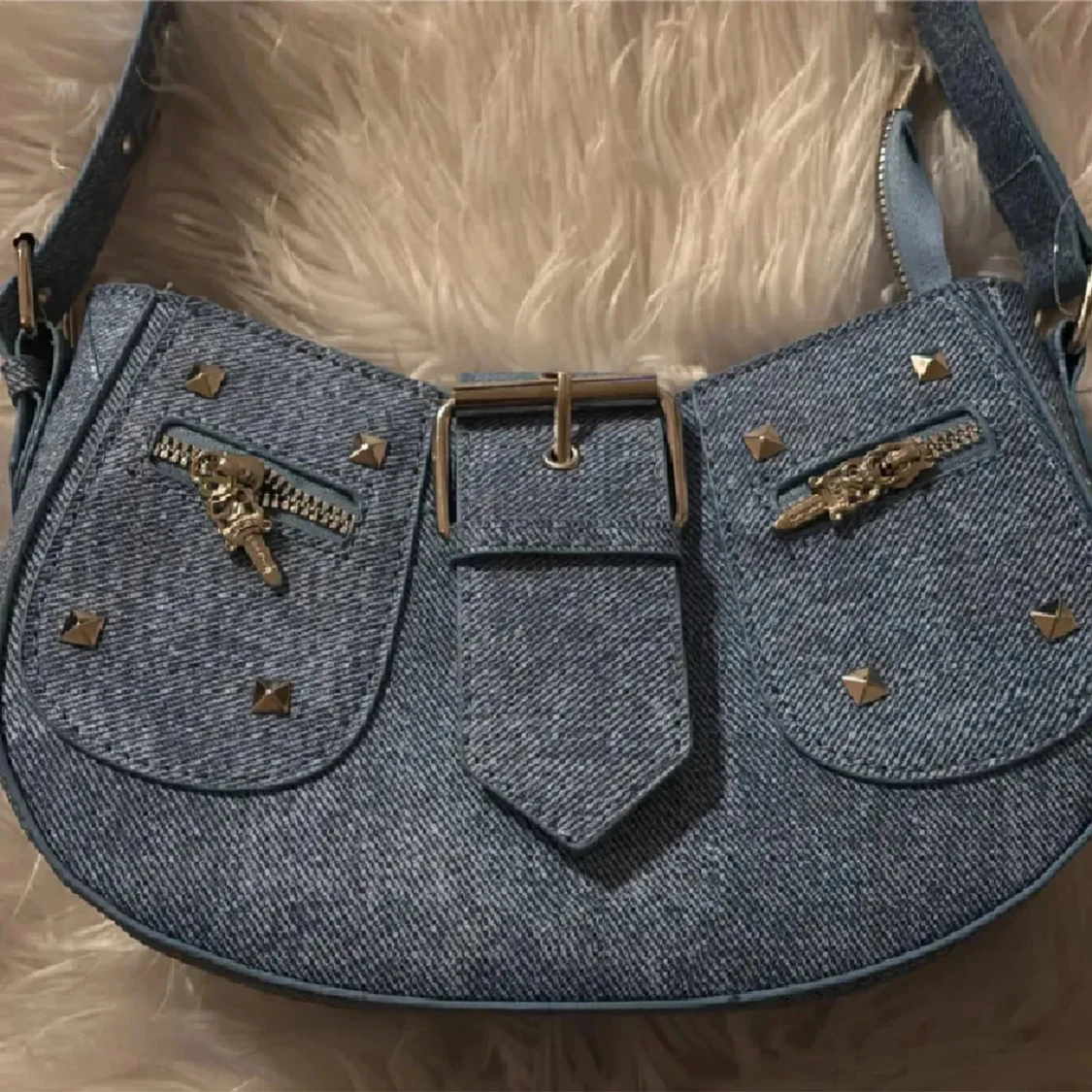 Blå jeans axelväska med nitar - 3