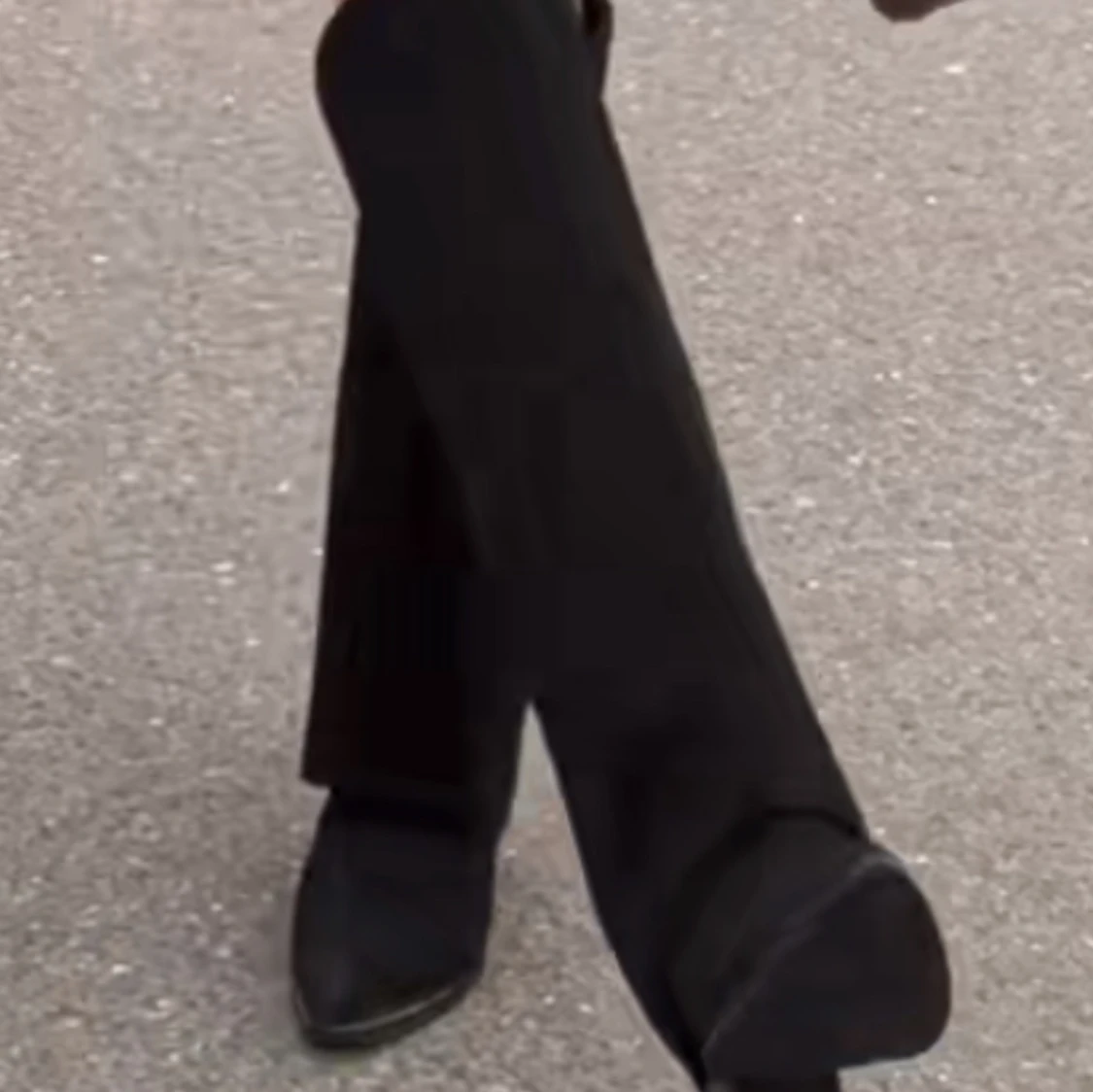 Svarta stövlar med klack - 1