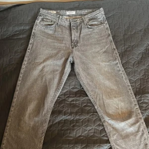 Jack & Jones Jeans - Gråa Loose/Chris Jack & Jones Jeans i Storlek W30 och L34