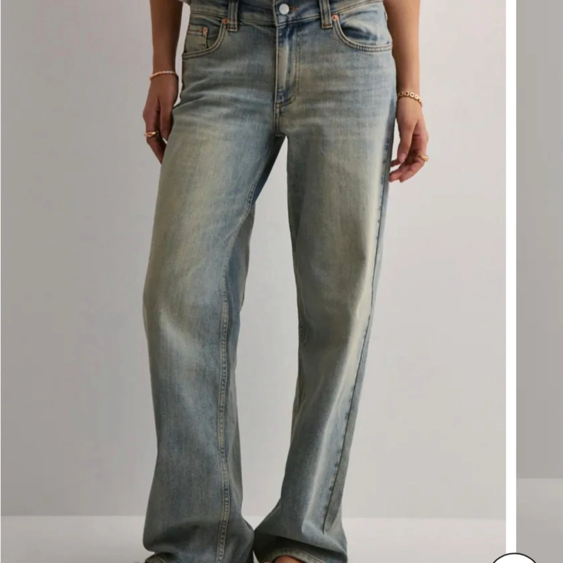 Wide jeans från Nelly i ljusblå denim