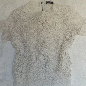 Spetsblus från  Zara  - Superfin spetsblus 🙏🏻