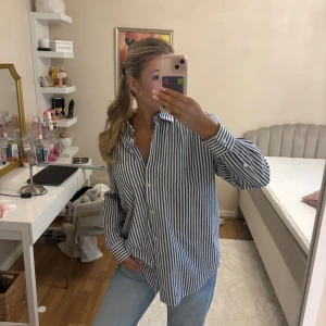 Randig skjorta  - Aldrig använd, super skön och snygg