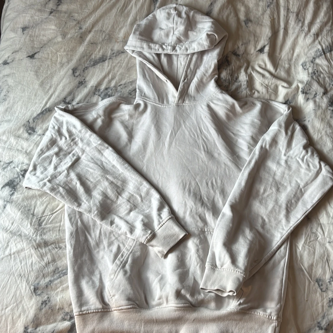 Vit hoodie från Studio Total XS