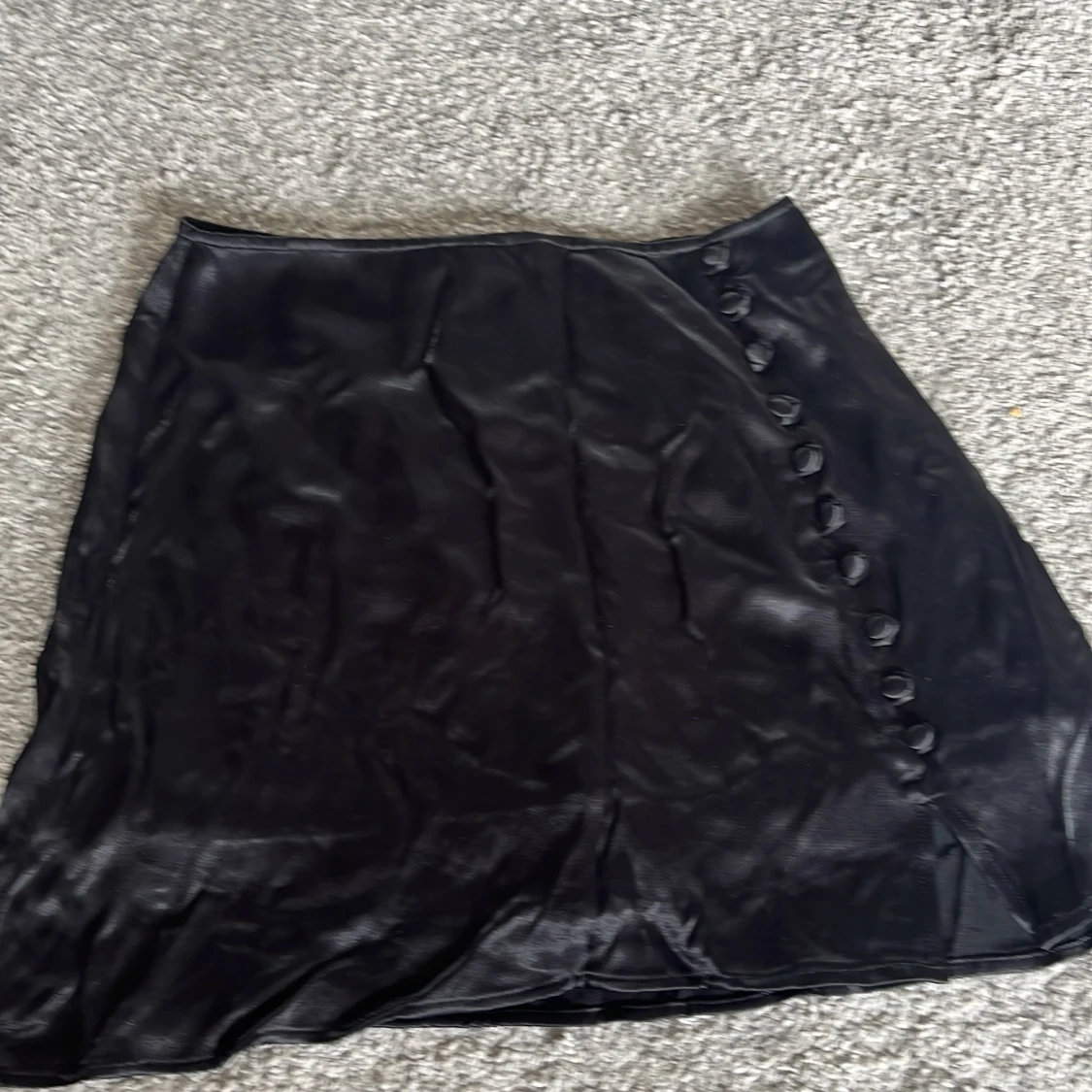 Svart satin kjol från Zara 