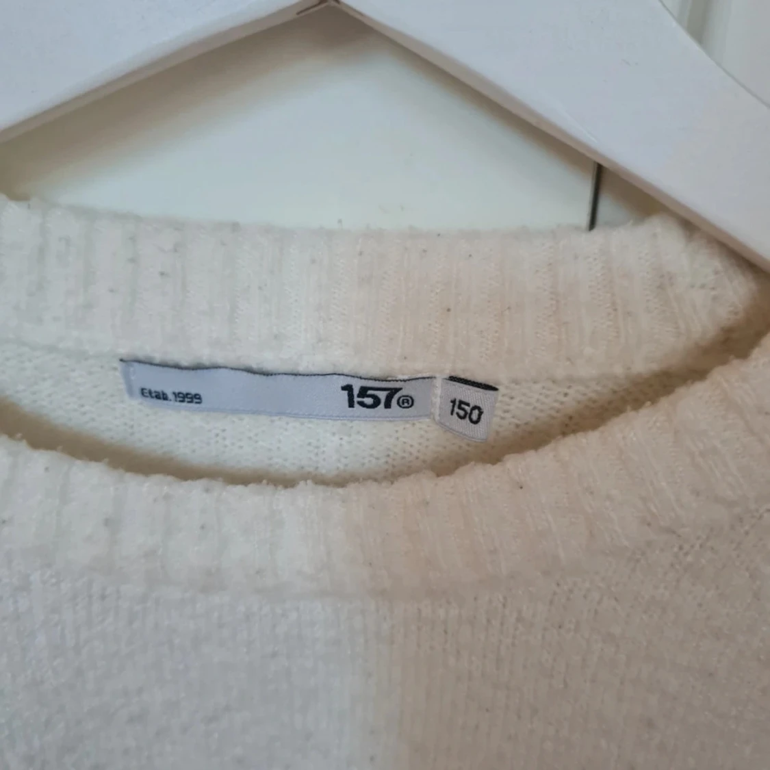 Vit stickad tröja från 157 - 2