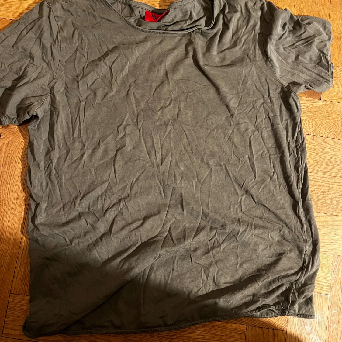 Olivgrön t-shirt från Hugo boss