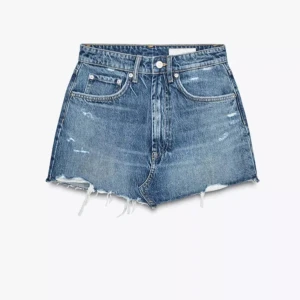 Blå jeanskjol  - Jätte snygg trendig blå jeanskjol ifrån Zara! Jag har aldrig använt den prislappen sitter kvar. 