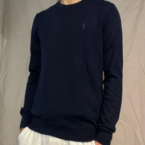 Ralph lauren - Har hur många Ralph lauren tröjor som helst till salu, kolla min profil för att hitta Ralph lauren tröjor stickade i merinoull, bomull, ull och Kashmir till galna priser🙌