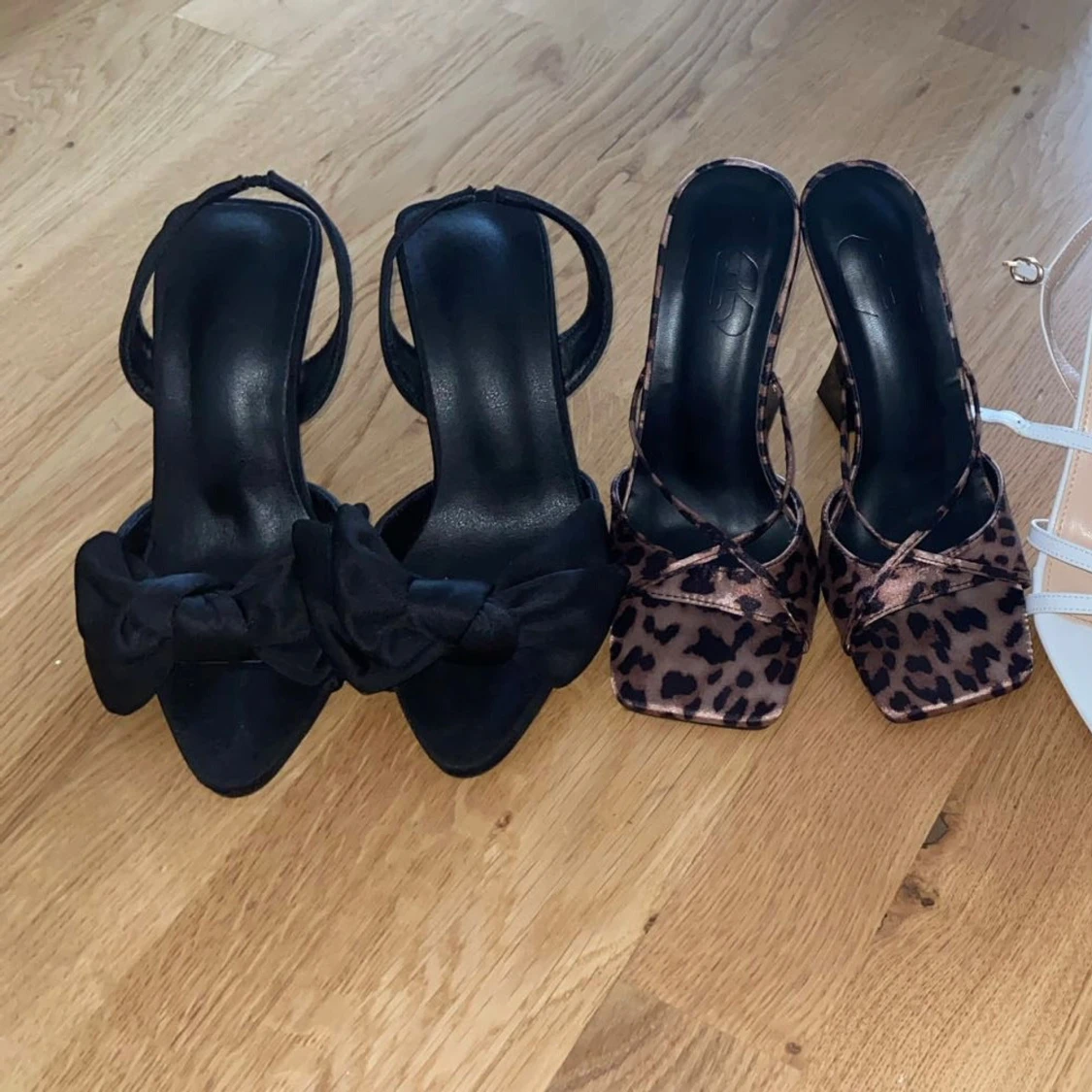 Fyra par trendiga pumps i olika stilar