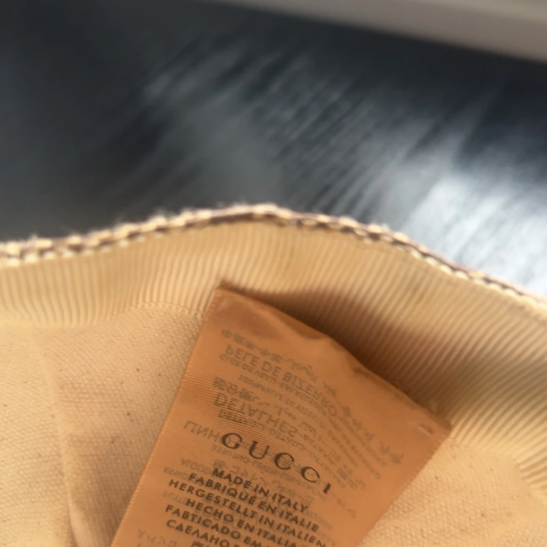 Beige keps från Gucci med GG-mönster - 2