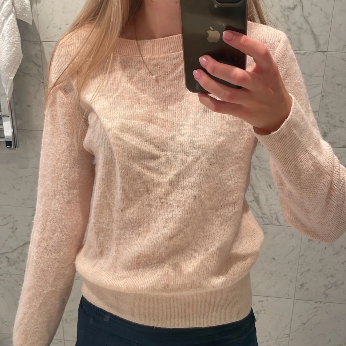 Ljusrosa stickad tröja från Mango i ullmaterial - 2