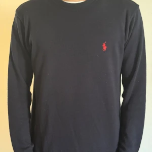 Polo Ralph Lauren tröja - Helt nya 9/10. Storlek M. Modell är 178cm. Pris kan diskuteras 