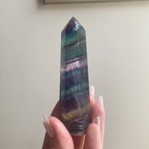 Fluorit kristall torn - Jätte fin fluorit torn orginalt köpt från mandala butik för 350kr!