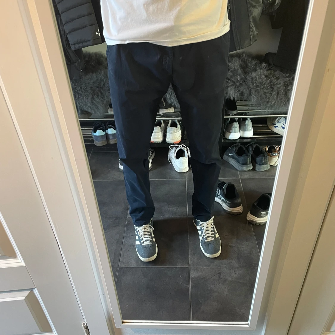 Mörkblå chinos från Massimo Dutti - 3