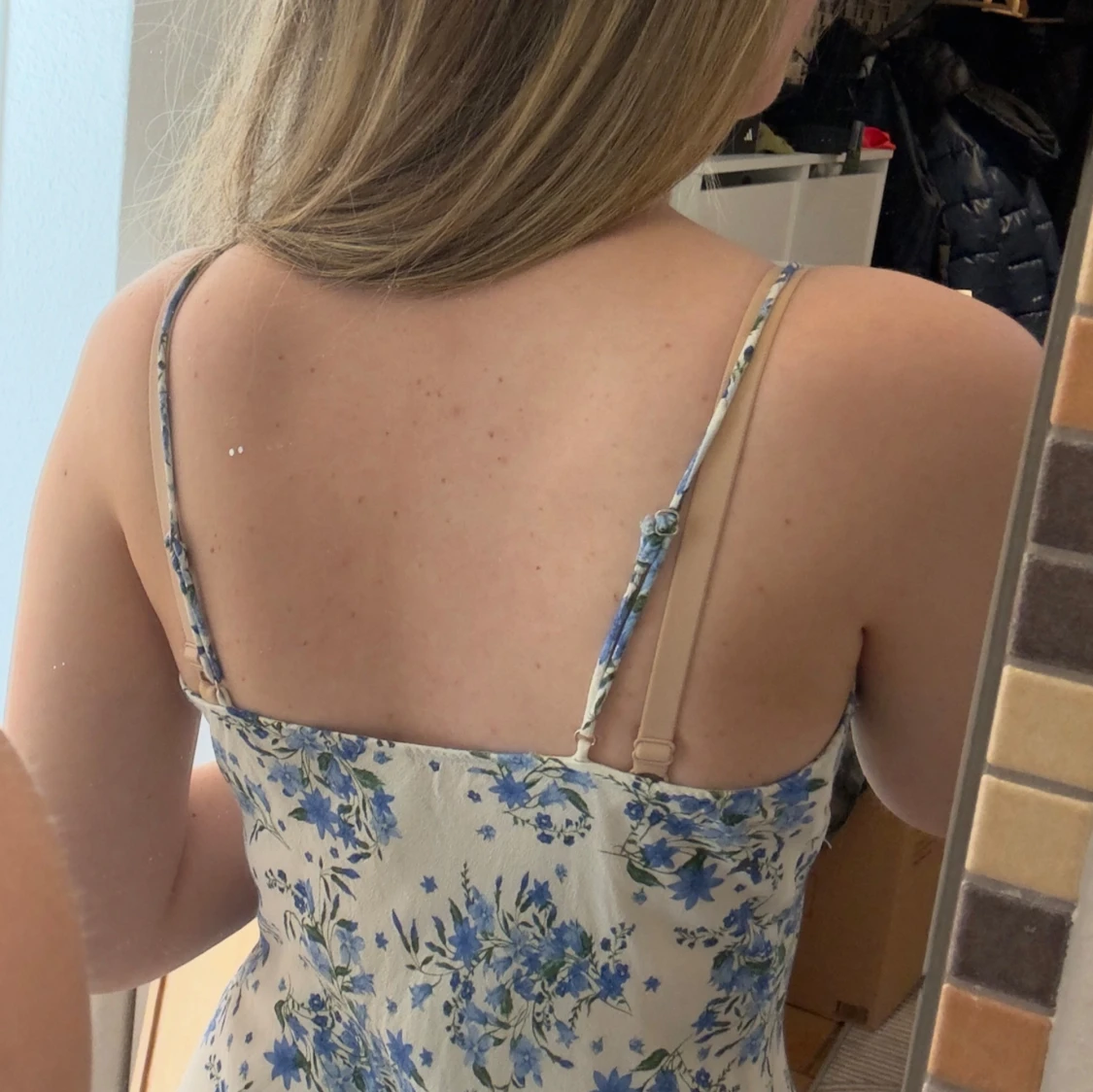 Blommig sommarklänning  - 2