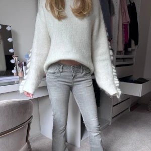 Ltb jeans  - Tjejen på bilden är 162 och bär vanligtvis 32/34💞💞
