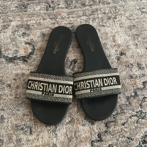 Sandaler  - Storlek 39. Accepterar bud vid snabba köp. 