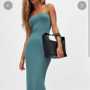 Söker tubklännimg - Söker denna tubklännimgen från NAKD i storlek XS! Hör av er om ni har en att sälja! 🩵