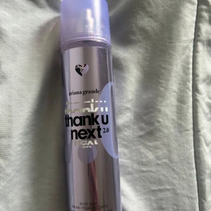 Ariana Grande - thank u, next 2.0 - body mist  - Säljer min thank u, next 2.0 body mist eftersom att jag ej använder den längre, har markerat hur mycket som har använts annars är den gott som ny. 
