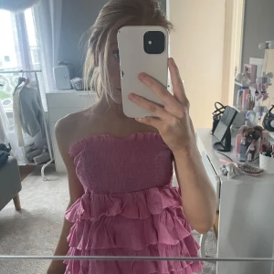 Rosa kjol som även kan annvändas som topp - Skriv för fler bilder, pris kan diskutera 