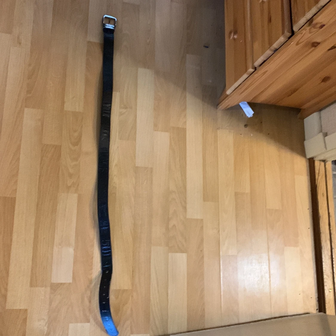 Svart bälte från Levi's 501 med silverfärgat spänne - 1